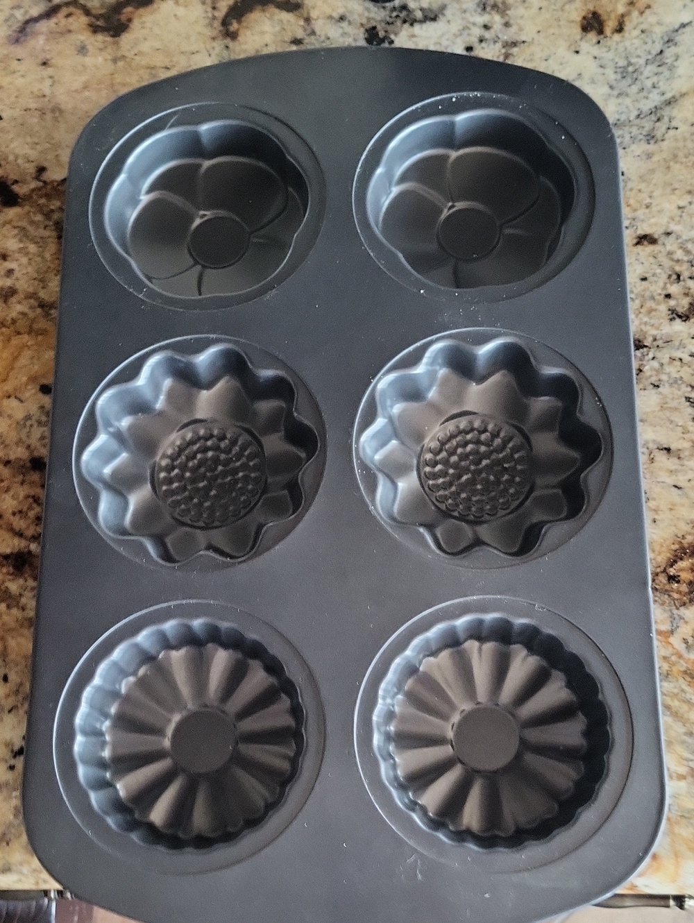 Non-Branded Black Flower-Shaped 6-Cup Muffin Tin